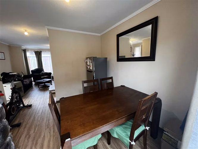 Casa esquina en venta 3 dormi 3 baños en Maipú con piscina