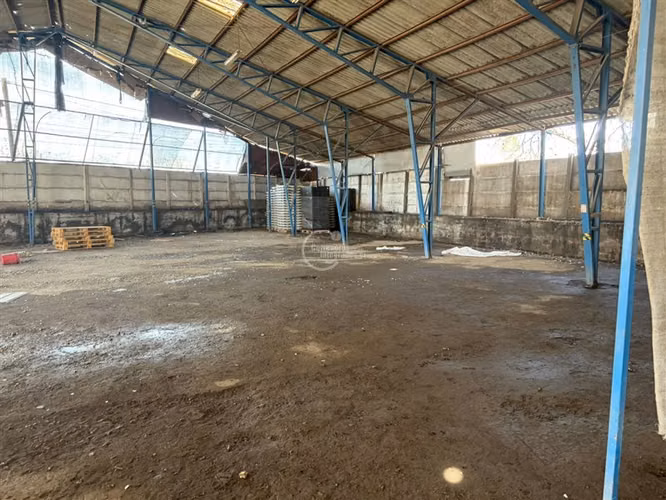 Industrial en venta en Santa María