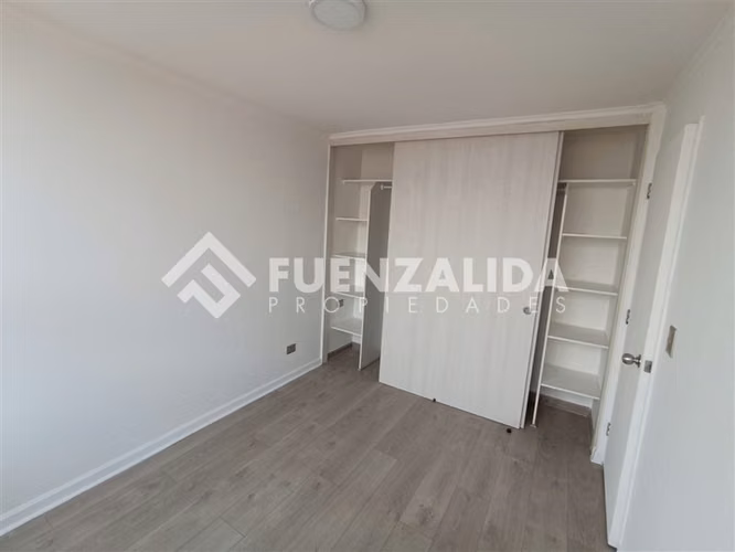 Depto. en venta de 2 dorm, 2 baños y est. en La Cisterna