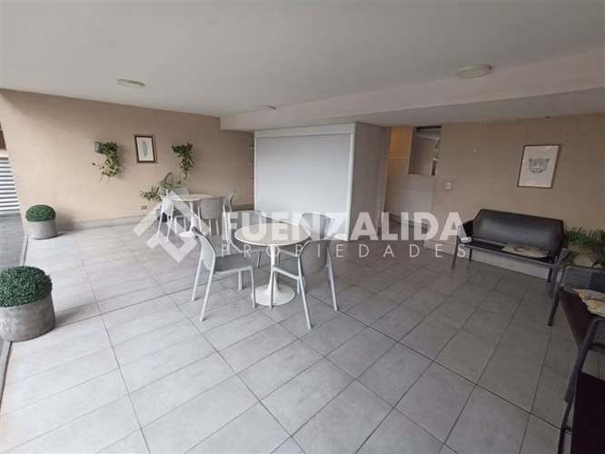 Depto. en venta de 2 dorm, 2 baños y est. en La Cisterna