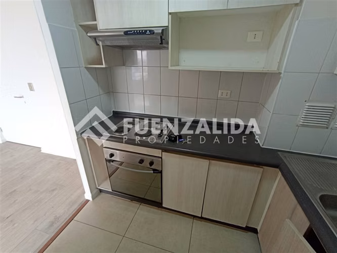 Depto. en venta de 2 dorm, 2 baños y est. en La Cisterna