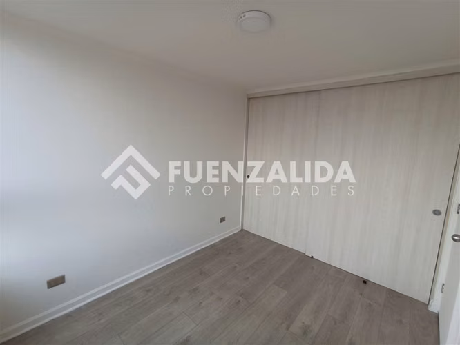 Depto. en venta de 2 dorm, 2 baños y est. en La Cisterna