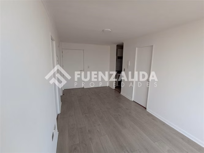 Depto. en venta de 2 dorm, 2 baños y est. en La Cisterna