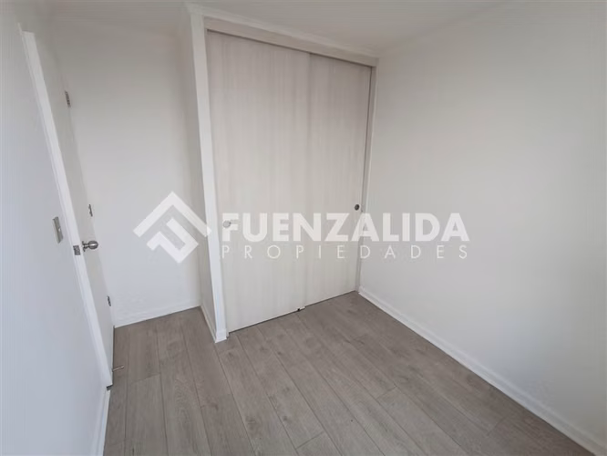 Depto. en venta de 2 dorm, 2 baños y est. en La Cisterna