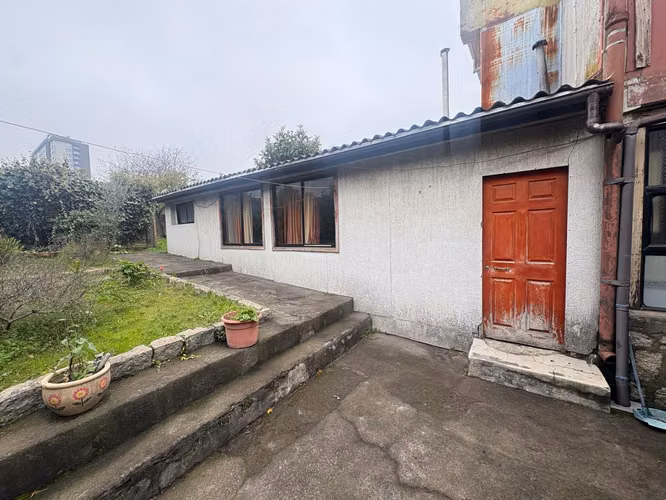 Terreno En El Centro De Concepción Con Local Comercial