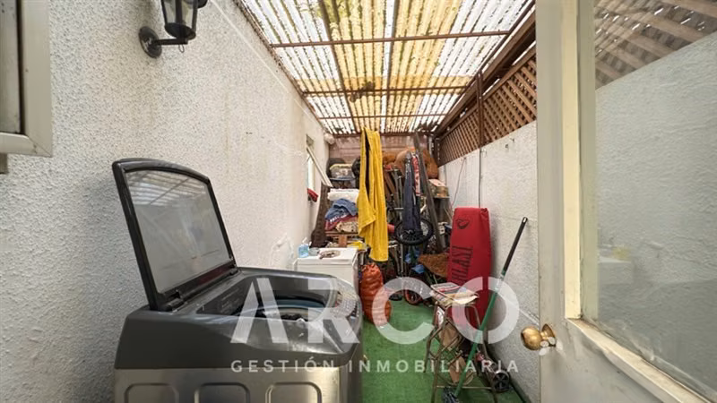 En venta 3 dorm. con patio de luz y terraza +Estacionamiento