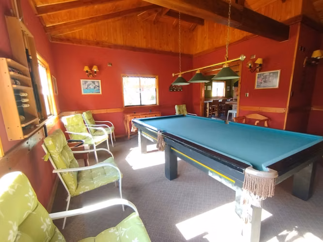 ESPECTACULAR PARCELA DE 1 Ha. CON CASA PRINCIPAL,  CASA CUIDADOR, AMPLIO QUINCHO, PISCINA, PUCON.