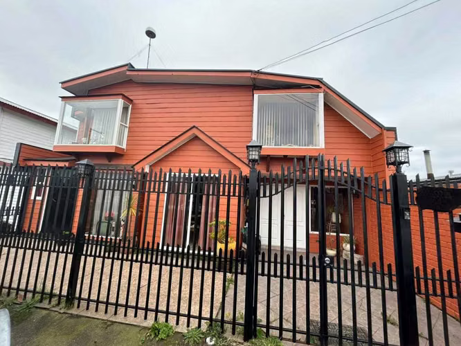 Amplia casa 4D/3B en VILLA ANTIHUAL (164170)