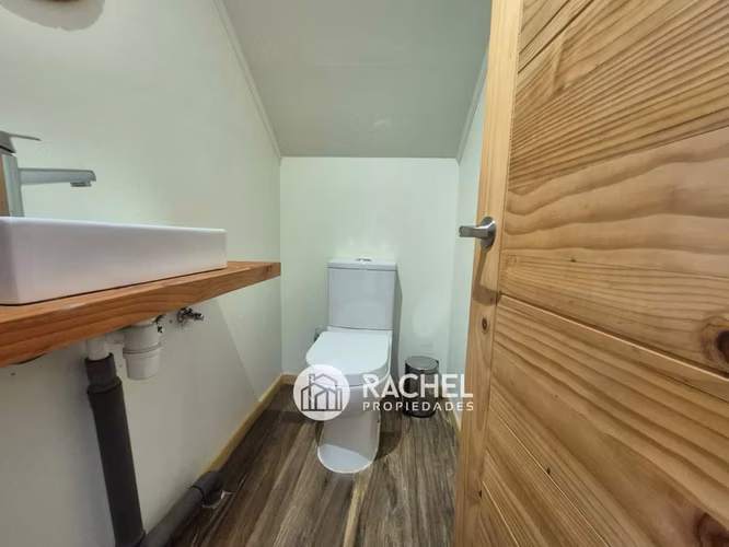 SE ARRIENDA HERMOSA CASA AMOBLADA AÑO CORRIDO - Condominio Country Pucón - Imagen 13