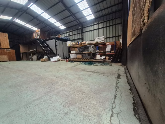 ARRIENDO EN PUERTO MONTT Bodega + Camara frio LAGUNITAS