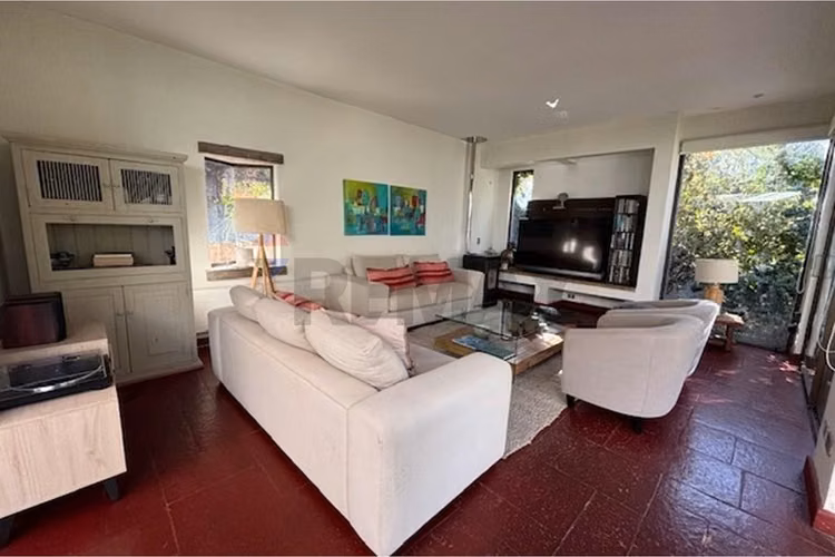 Preciosa casa 4 dormitorios mas sala condominio