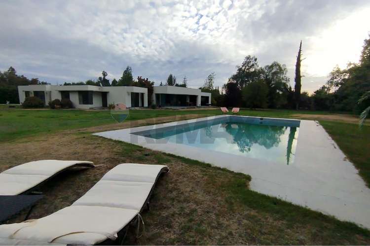Casa en arriendo estilo mediterraneo en olivar