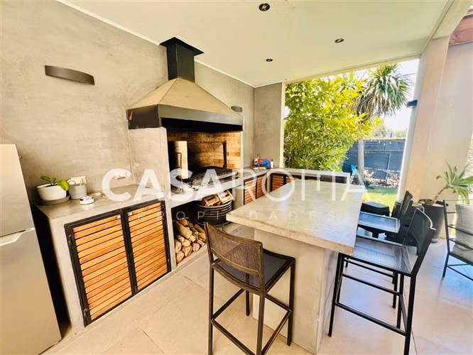 IMPECABLE CASA 3D+3B+SERVICIO+PISCINA+QUINCHO/DUNALASTAIR