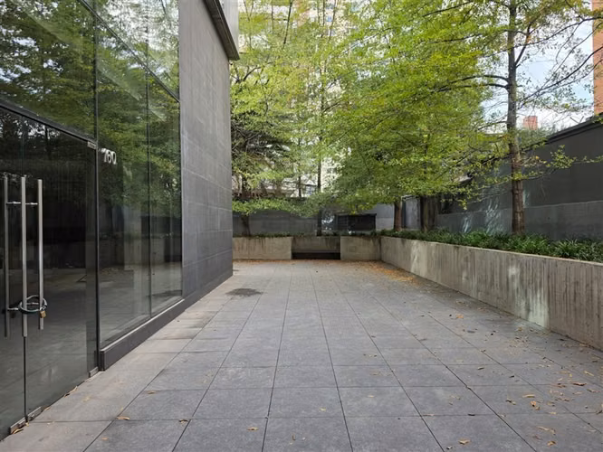 Local Comercial en Arriendo en Providencia Sin Habilitación