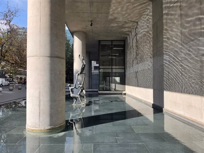 Local Comercial en Arriendo en Providencia Sin Habilitación