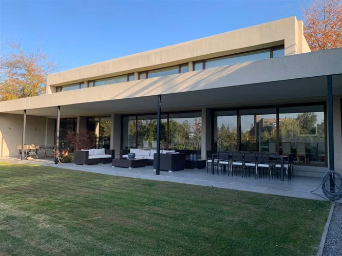 Moderna casa Golf Lomas de la Dehesa, sitio plano