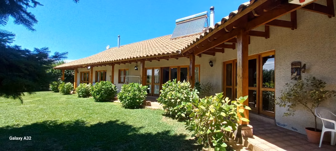 Se Vende Hermosa Casa Estilo Chileno en Parcela – Romeral