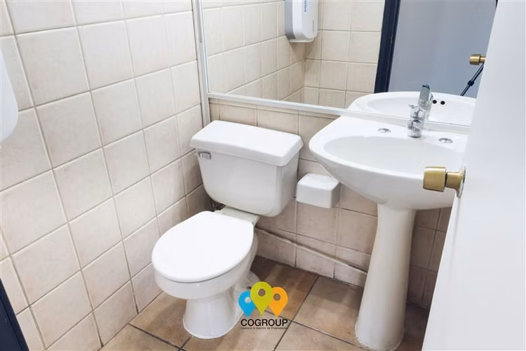 Local comercial en arriendo en Av. Bilbao a la calle