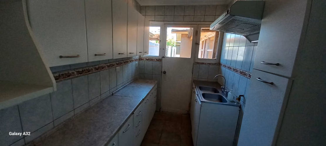 Se Vende Amplia y Segura Casa en Excelente Sector de Curicó