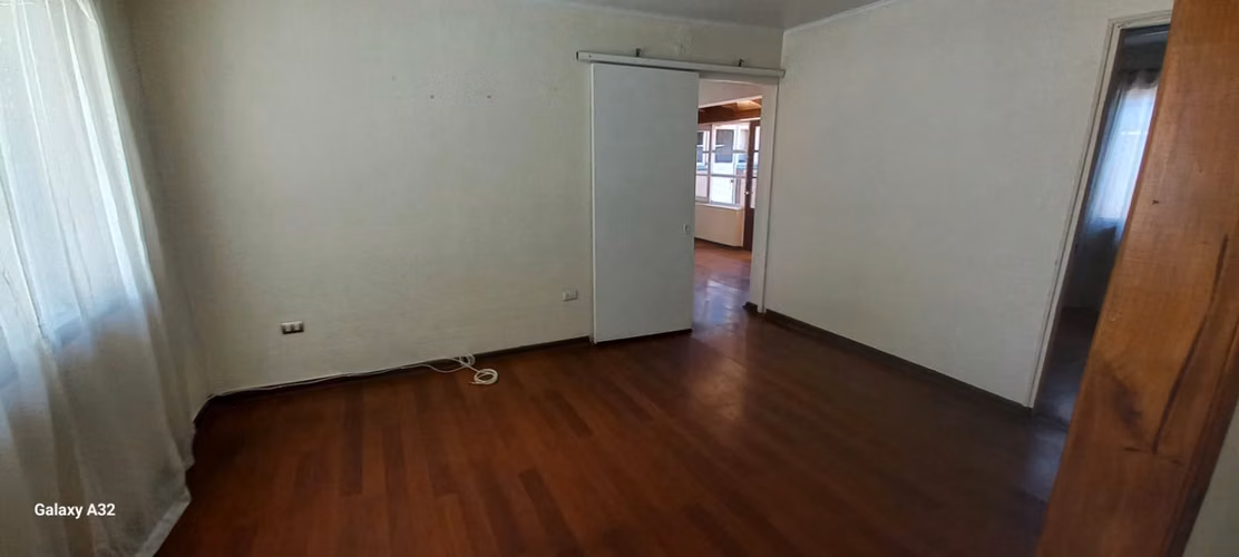 Se Vende Amplia y Segura Casa en Excelente Sector de Curicó