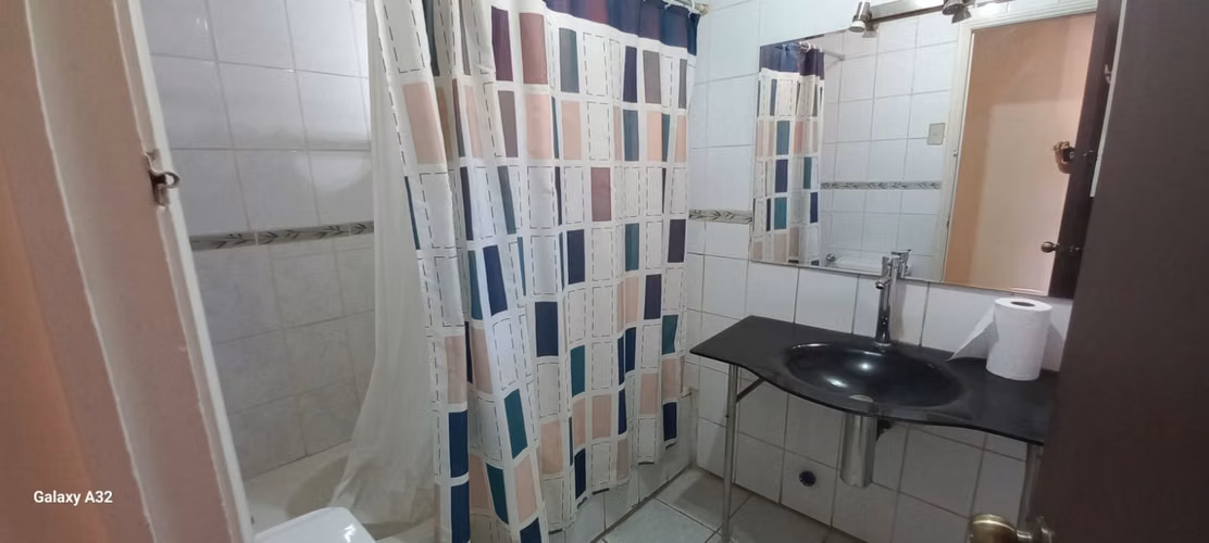 Se Vende Amplia y Segura Casa en Excelente Sector de Curicó