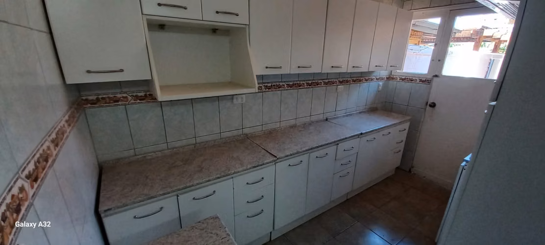 Se Vende Amplia y Segura Casa en Excelente Sector de Curicó