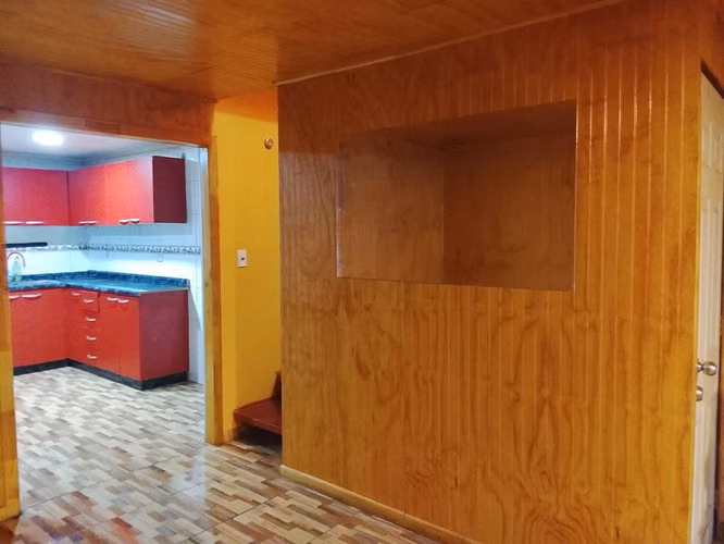 Casa dos(2) pisos - 4 Dormitorios y 2 Baños