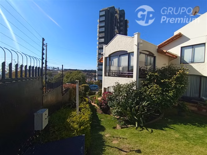 Casa en venta de 4D3B 2 Est. en Jardín del Mar