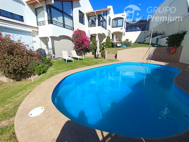 Casa en venta de 4D3B 2 Est. en Jardín del Mar