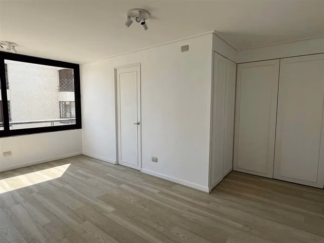 Departamento en venta de 3 dorm. en Vitacura