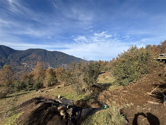 CASA CON VISTA A VOLCÁN Y VALLE EN PUCÓN- LA BARDA