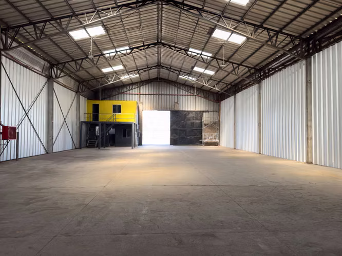 Bodegas Industriales desde 520m2 c/ oficinas Mall Plaza Oeste