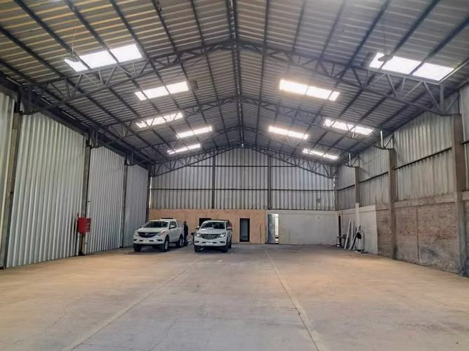 Bodegas Industriales desde 520m2 c/ oficinas Mall Plaza Oeste