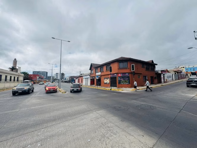 Propiedad comercial en arriendo, totalmente remodelada !