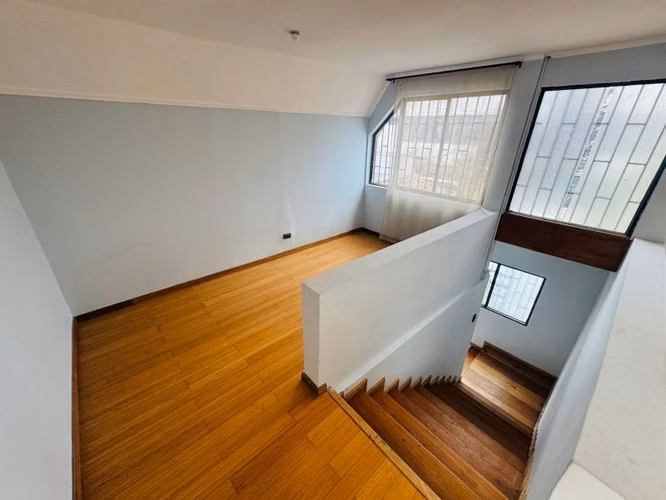 Propiedad comercial en arriendo, totalmente remodelada !
