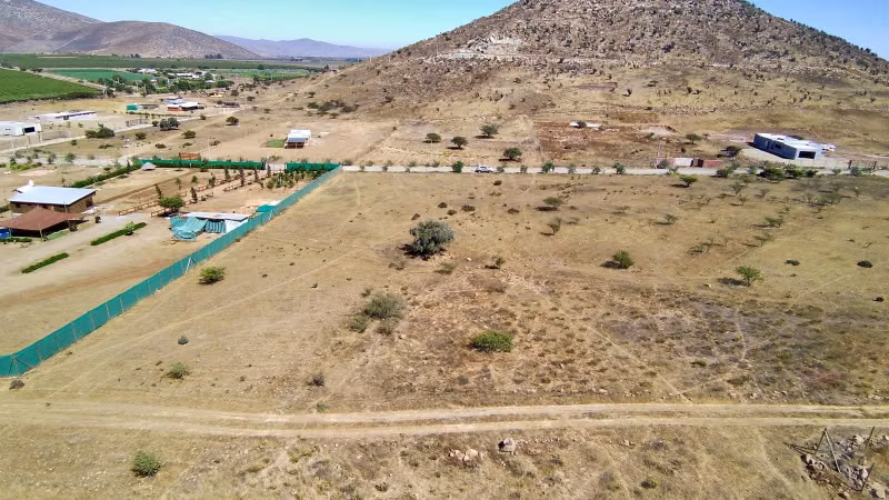 Se vende terreno en condominio