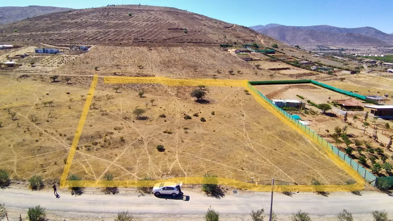 Se vende terreno en condominio