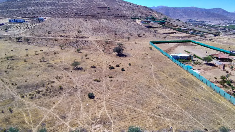 Se vende terreno en condominio