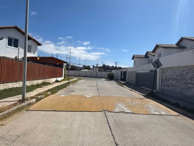 Amplia y bien ubicada casa en Peñuelas, Coquimbo - Imagen 2
