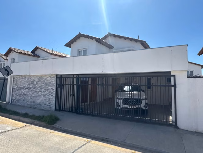 Amplia y bien ubicada casa en Peñuelas, Coquimbo - Imagen 3