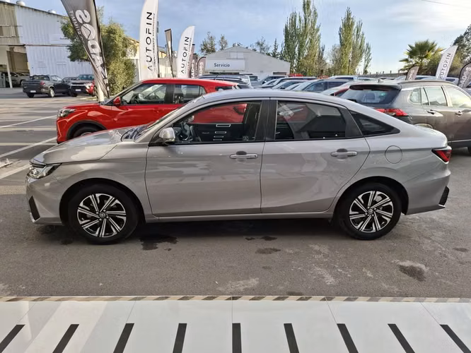 TOYOTA YARIS 2024