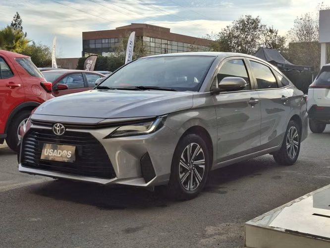 TOYOTA YARIS 2024