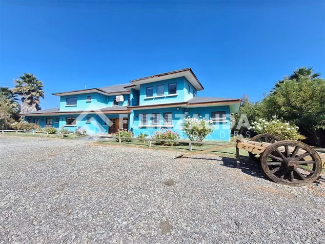 Casa en venta de 5 dorm. 4 ba en Talagante Colegio Trebulco