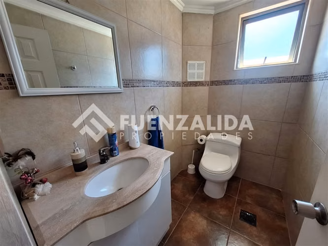Casa en venta de 5 dorm. 4 ba en Talagante Colegio Trebulco