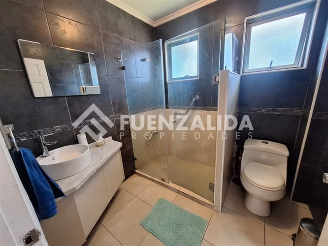 Casa en venta de 5 dorm. 4 ba en Talagante Colegio Trebulco