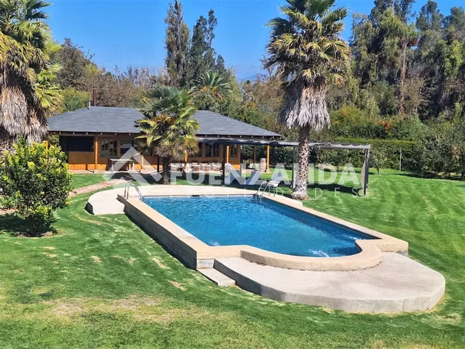 Casa en venta de 5 dorm. 4 ba en Talagante Colegio Trebulco
