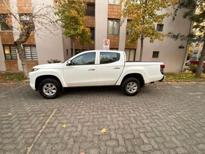 Mitsubishi L200 katana 2023