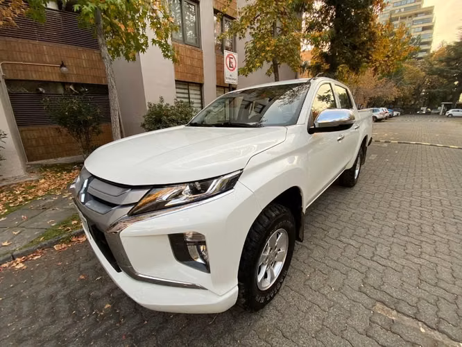 Mitsubishi L200 katana 2023
