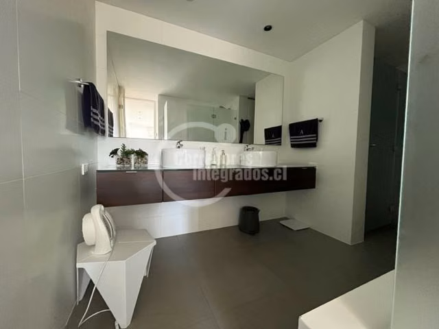 Casa en venta de 5 dorm. en Santo Domingo