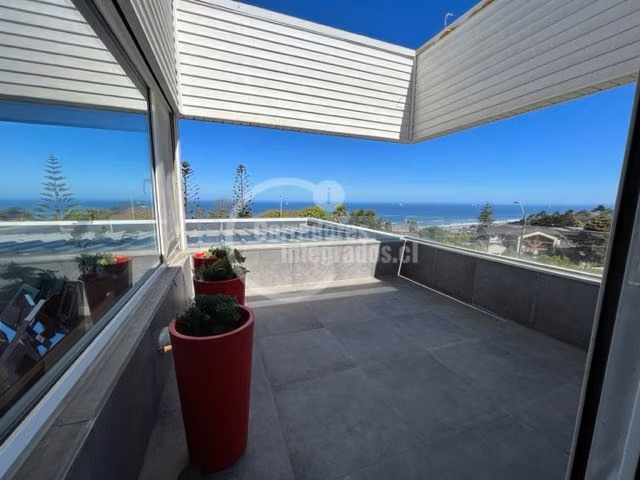 Casa en venta de 5 dorm. en Santo Domingo